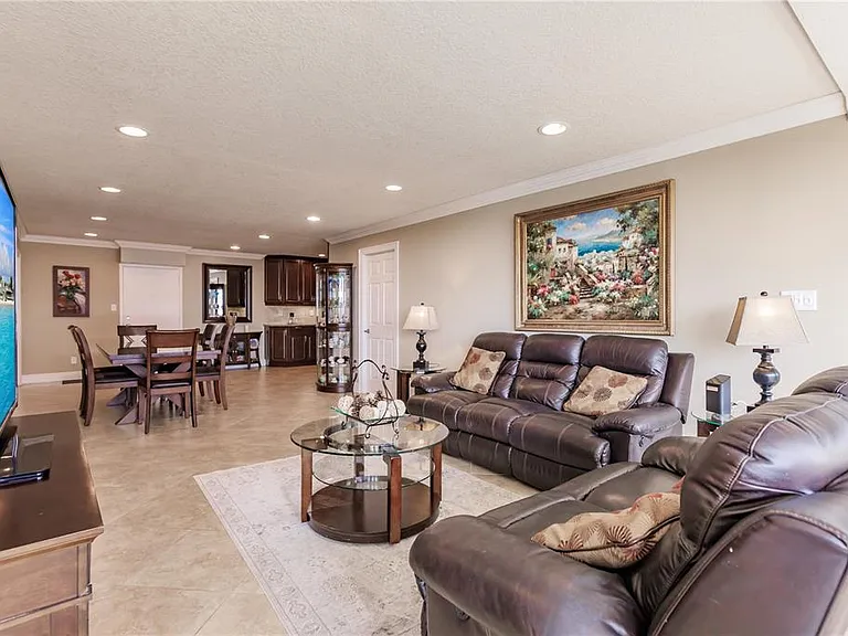 1055 W Peppertree Dr #606AA — Photo 12