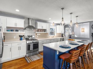 5240 Ridgeway Dr, Minnetonka, MN 55345