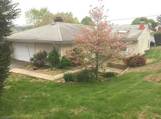 1 Hillside Rd, Phillipsburg, NJ 08865