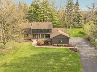 5240 Clarendon Crest St, Bloomfield Hills, MI 48302