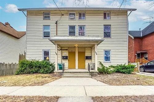 132 Forsyth St S #2 Photo 1