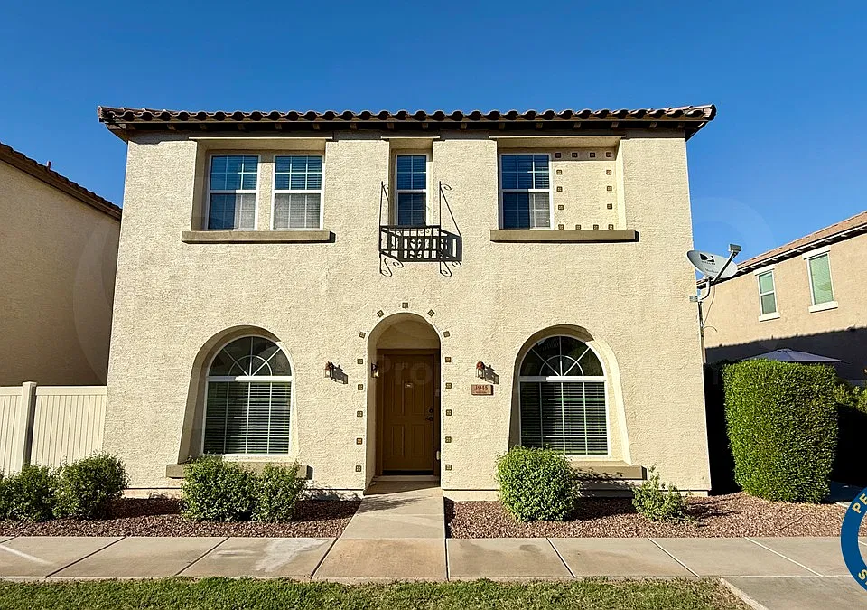3945 E Edna Dr