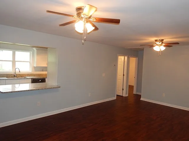 104 Leah Dr — Photo 3