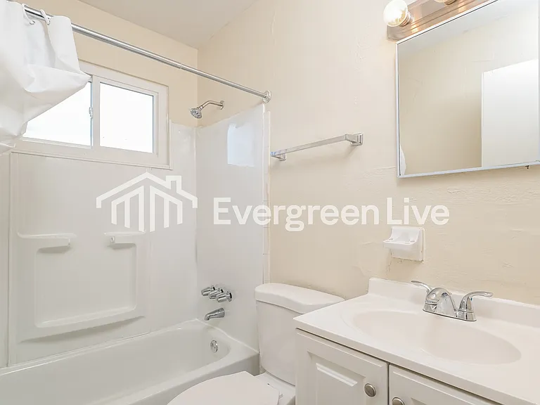 2048 Aristocrat Dr — Photo 13