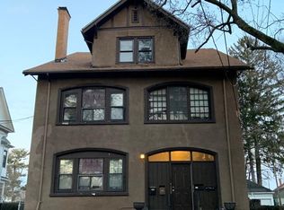 304 Edgewood St, Hartford, CT 06112