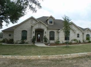104 Rosewood Dr, Lavernia, TX 78121