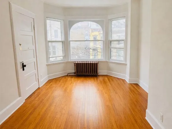 174 Chestnut St, Albany, NY 12210