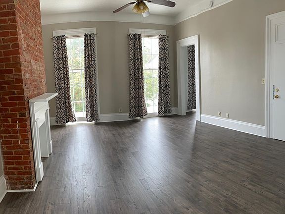 3rd image of 1736 2nd St APT D
