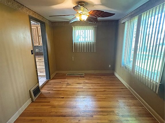 5th image of 629 Willard Ave SE