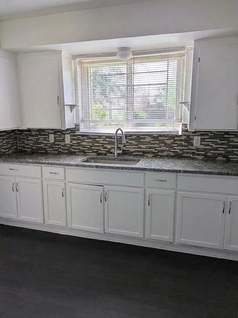 3 bed, 1361 sqft, $1,650 — Photo 3