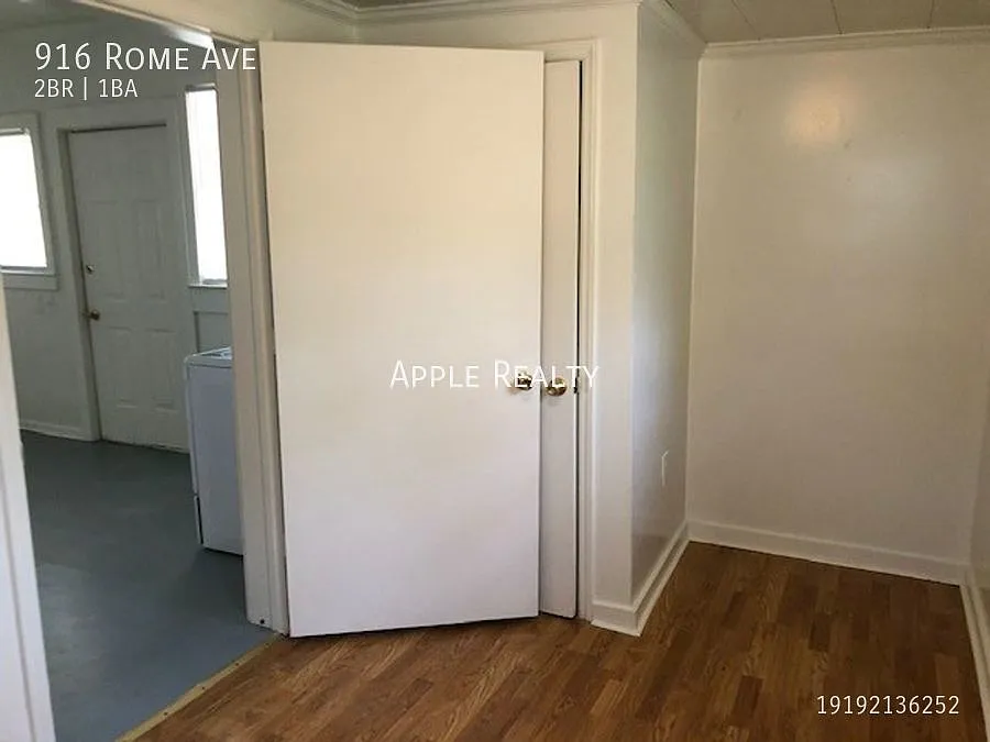 916 Rome Ave - Available now! — Photo 2