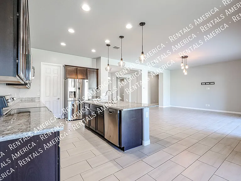 8544 W Midway Ave — Photo 13