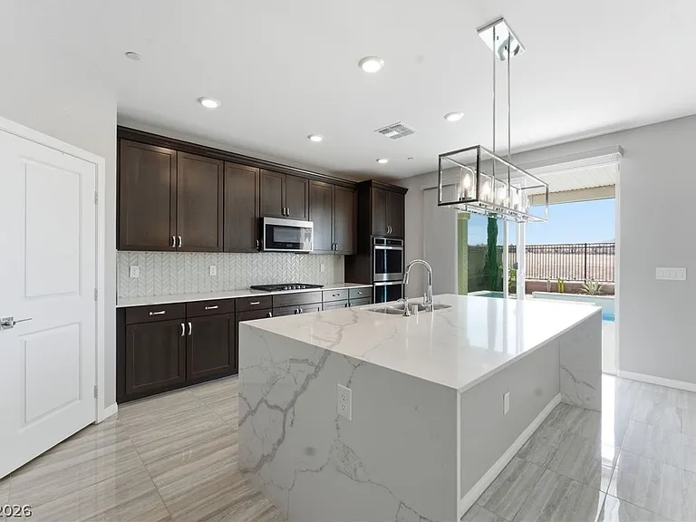 2599 Tolmezzo St — Photo 13