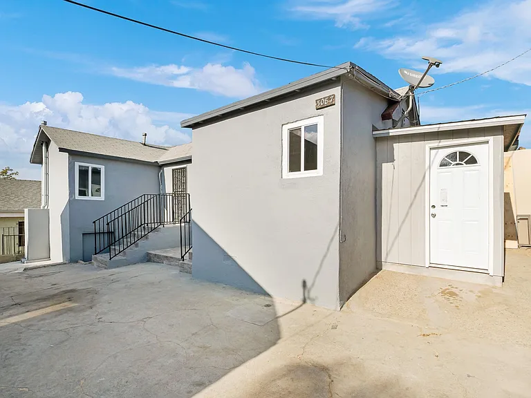 3087 Inez St — Photo 14