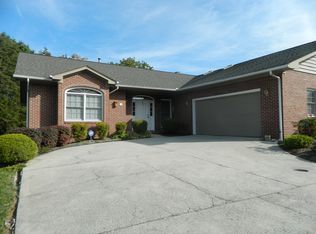 31 Riverview Dr, Oak Ridge, TN 37830