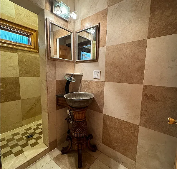 4266 Hillcrest Dr — Photo 25