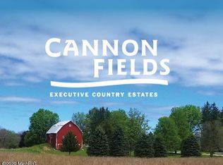 8686 Cannon Fields Dr NE, Ada, MI 49301