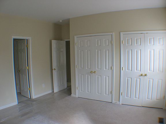 FIRST FLOOR MBR w BATH