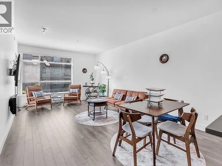 2436 Kelly Ave #216 — Photo 5