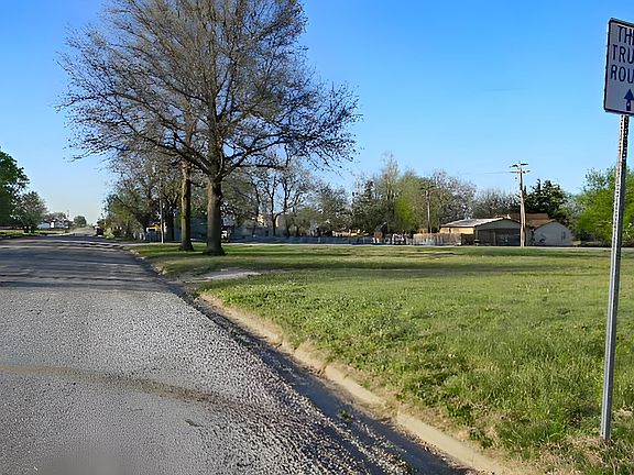3rd image of 111 S Kansas Ave