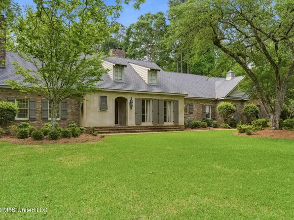 112 Heatherwood Dr, Hattiesburg, MS 39402