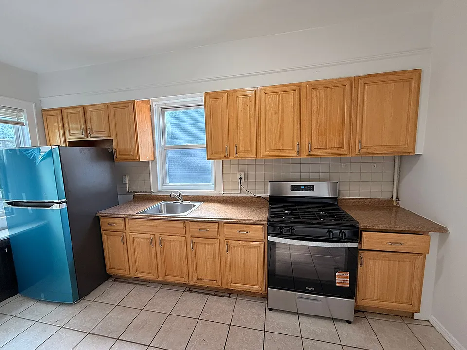 133 Boyd Ave #B2