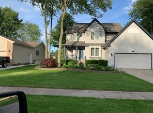 124 Deni Dr, Waterford, MI 48327