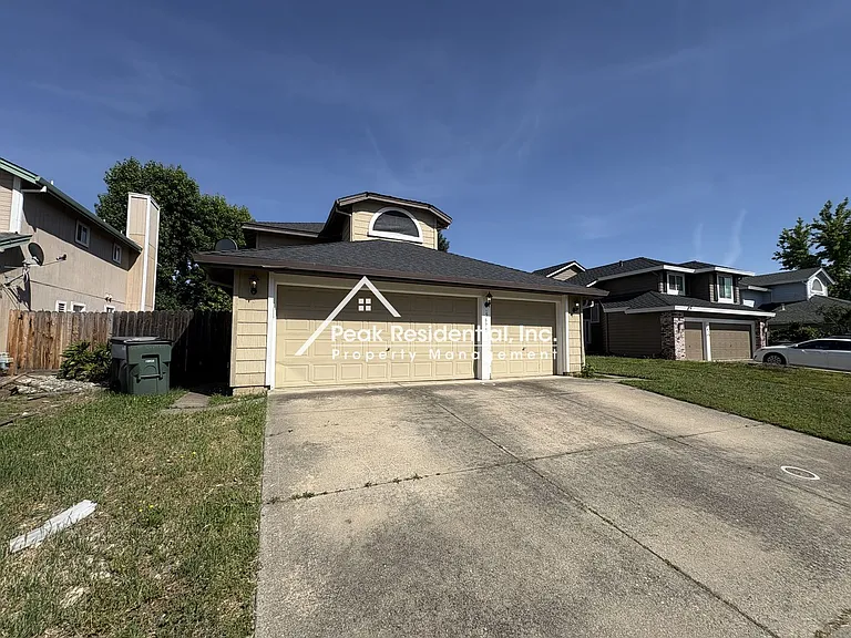 5621 Summit Dr — Photo 2