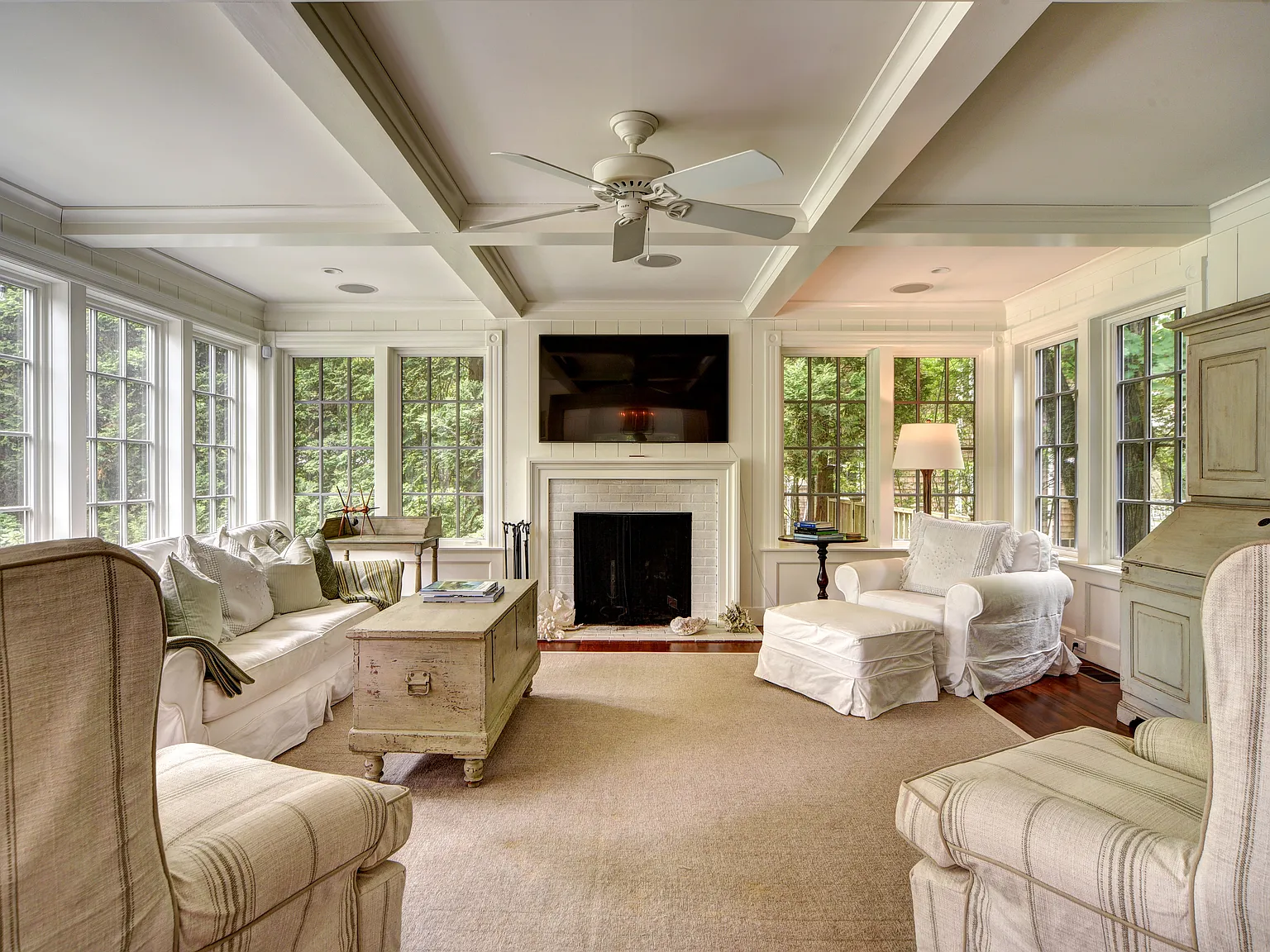 Near The Ocean & Village In Amagansett Lanes — Photo 4