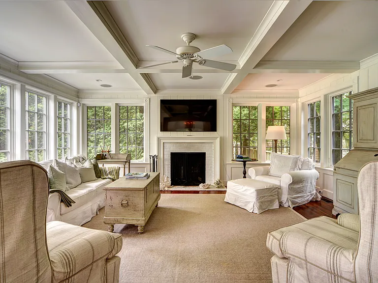 31 Meetinghouse Ln — Photo 4