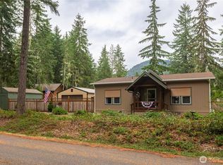 20 N Mallard Way W, Hoodsport, WA