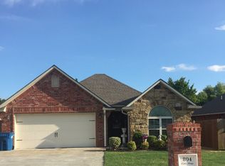 804 Cedar Ridge Dr, McAlester, OK 74501