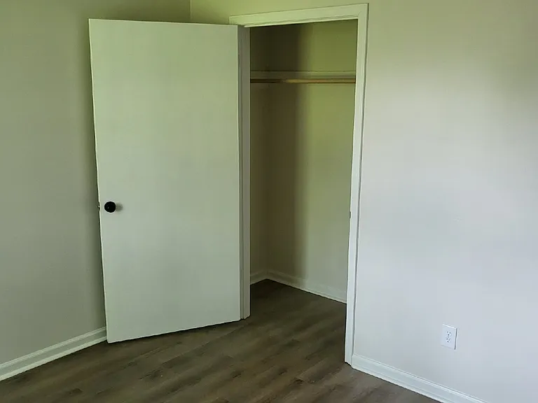 820 Smith Ave — Photo 24