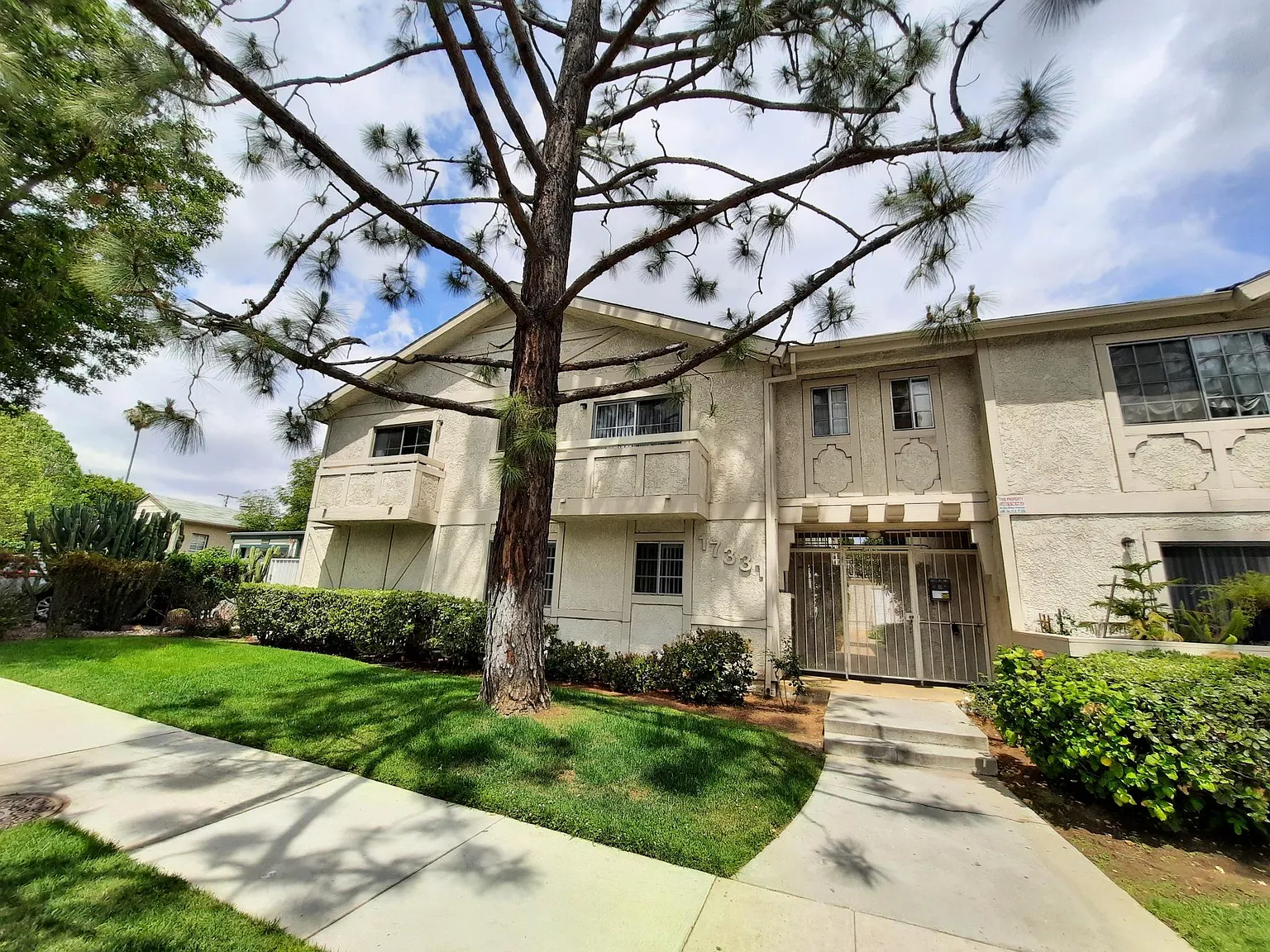 17331 Chatsworth St — Photo 1