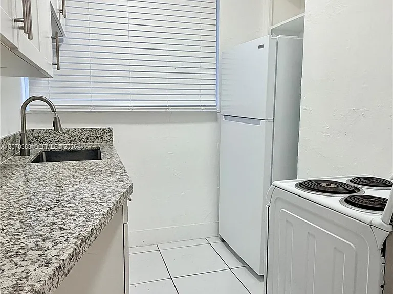 3433 Garden Ave #10 — Photo 8