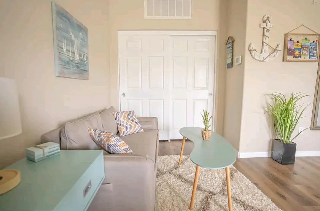 3153 Orleans Ln — Photo 3