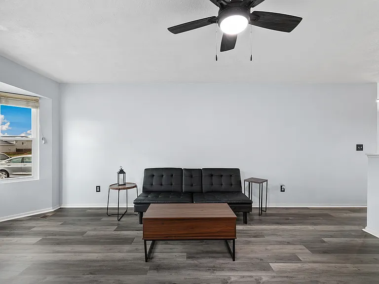 4850 Witches Hollow Ln — Photo 2