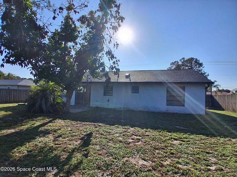 426 Jupiter Blvd NW — Photo 15