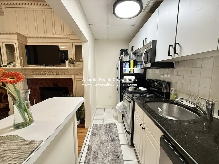 178 Marlborough St #2 — Photo 7