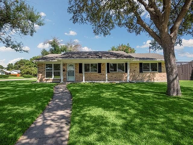 1st image of 1101 Wake Dr