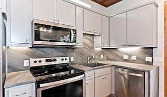 4th image of 1005 E 15th St
