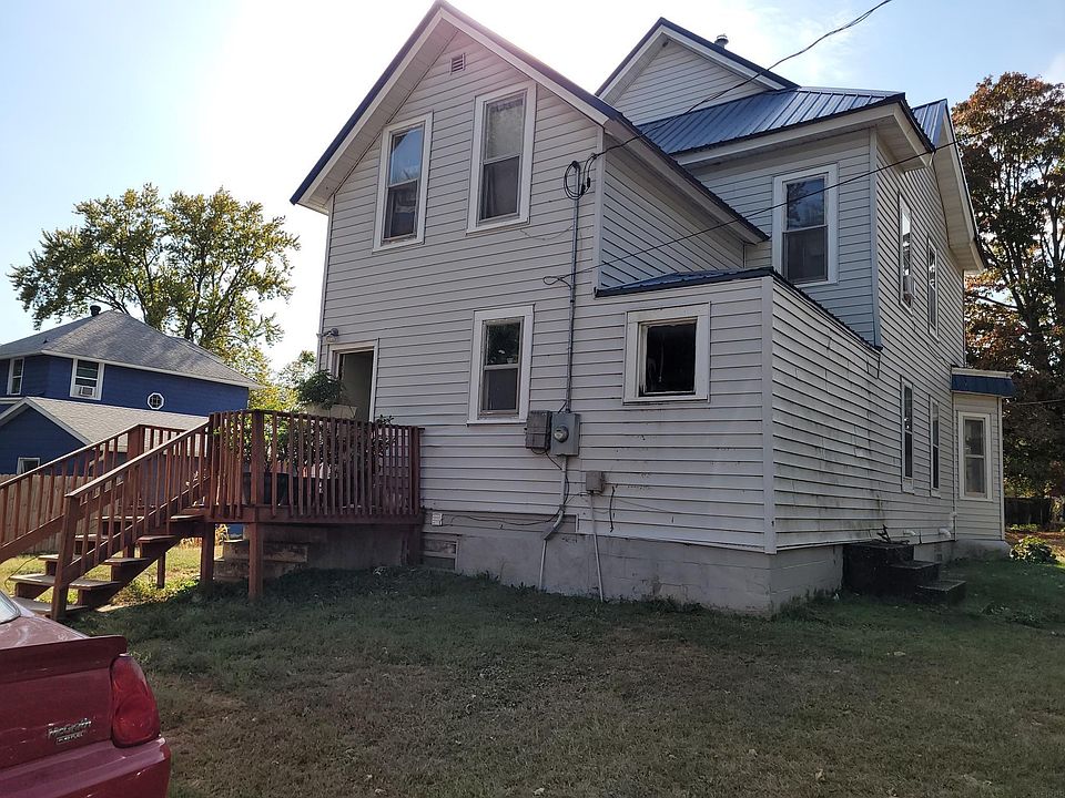 2nd image of 319 2nd Ave NW