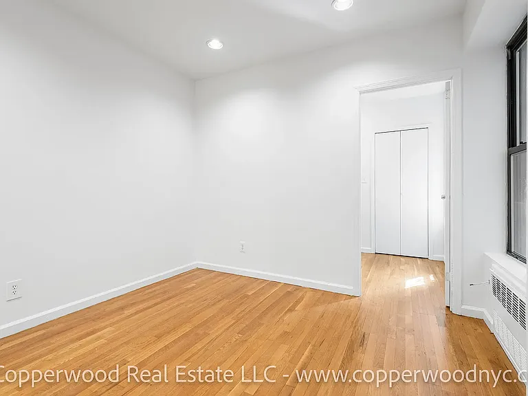 444 E 81st St #11 — Photo 2