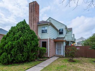 1412 S 8th St, La Porte, TX 77571