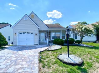 15 Narberth Way, Toms River, NJ 08757