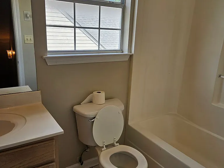 7720 Wolf Hollow Dr — Photo 8