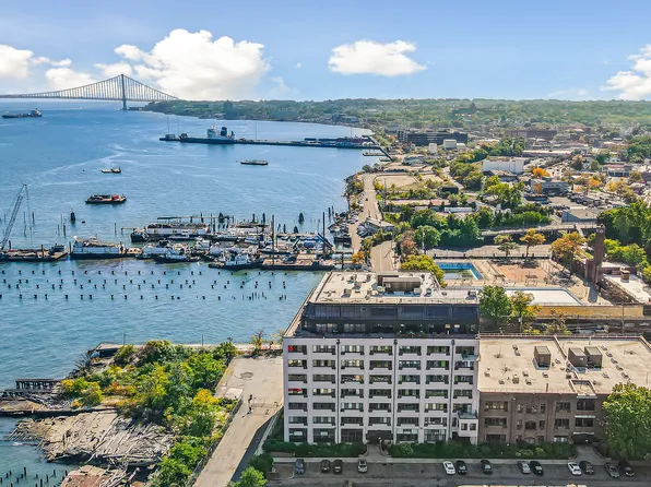 10 Bay Street Landing image 29 of 30