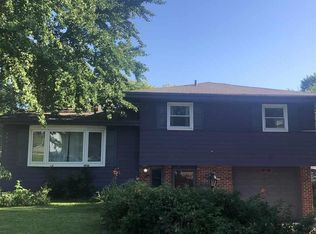 7712 Vernon Ave, Omaha, NE 68134