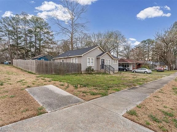 4th image of 202 Gordon St