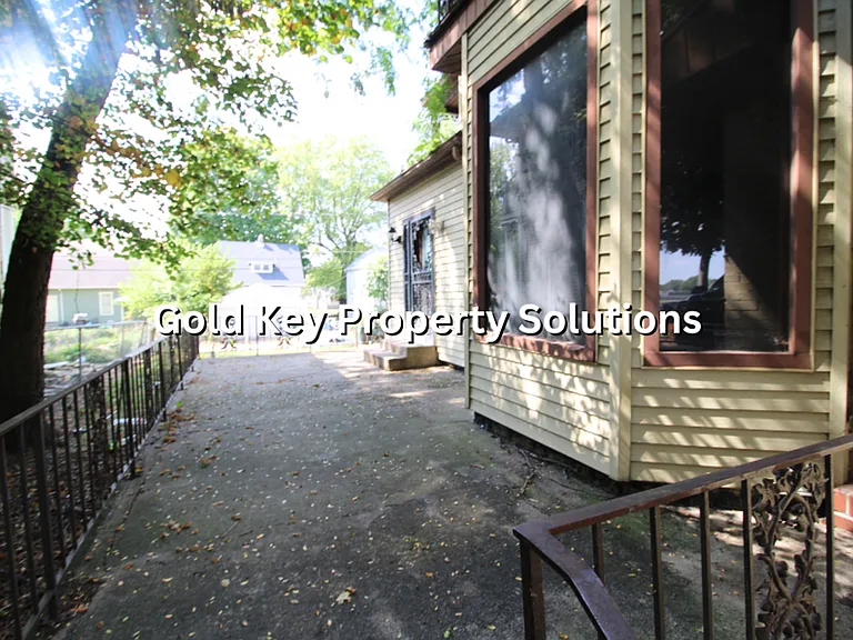 517-519 N Wheeling Ave — Photo 4